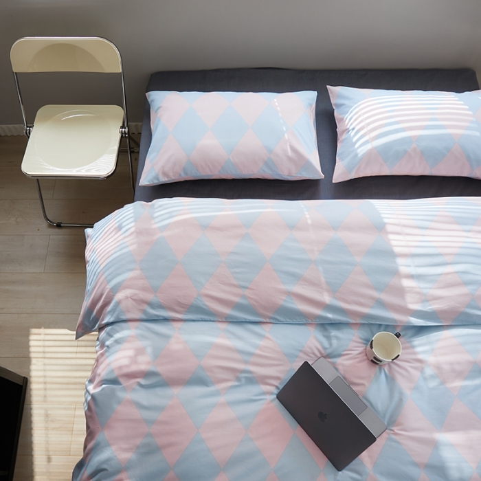 91家纺网 家纺一手货源 找家纺 怡家居 2022新款全棉棋盘格混搭四件套 菱格蓝粉