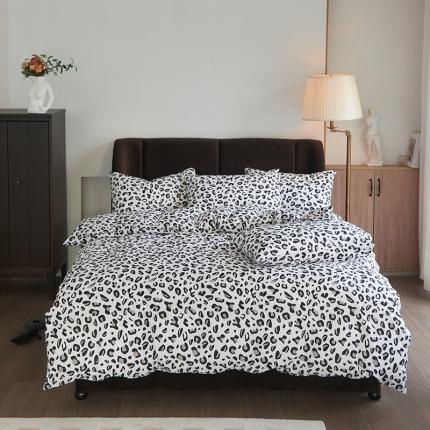 91家纺网 家纺一手货源 找家纺 艾佳 2025新款全棉13372黑白灰经典系列四件套-场景1 狂野豹点灰