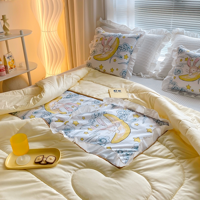 91家纺网 家纺一手货源 找家纺 （总）慕澄2022新款小清新花边款抱枕被直播赠品