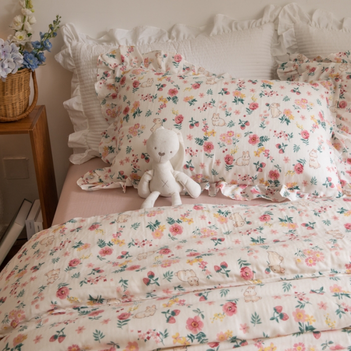 91家纺网 家纺一手货源 找家纺 淑女公社 2022春夏新款 双层纱四件套花边款 爱丽丝兔 粉