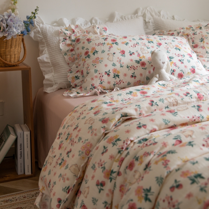 91家纺网 家纺一手货源 找家纺 淑女公社 2022春夏新款 双层纱四件套花边款 爱丽丝兔 粉