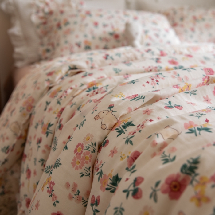 91家纺网 家纺一手货源 找家纺 淑女公社 2022春夏新款 双层纱四件套花边款 爱丽丝兔 粉