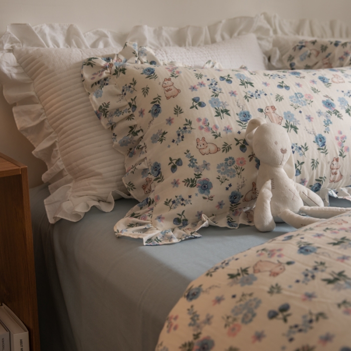 91家纺网 家纺一手货源 找家纺 淑女公社 2022春夏新款 双层纱四件套花边款 爱丽丝兔 蓝