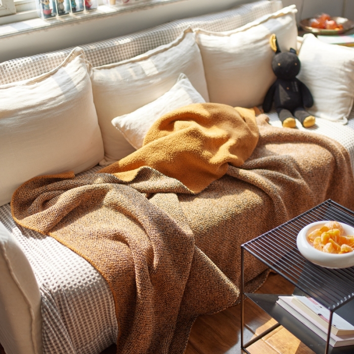 91家纺网 家纺一手货源 找家纺 安莱 2022新款设计师太阳花A类半边绒针织毯子午睡毯秋冬 苍苍