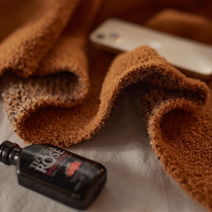 91家纺网 家纺一手货源 找家纺 安莱 设计师太阳花A类半边绒针织毯子沙发办公室午睡毯秋冬 苍苍