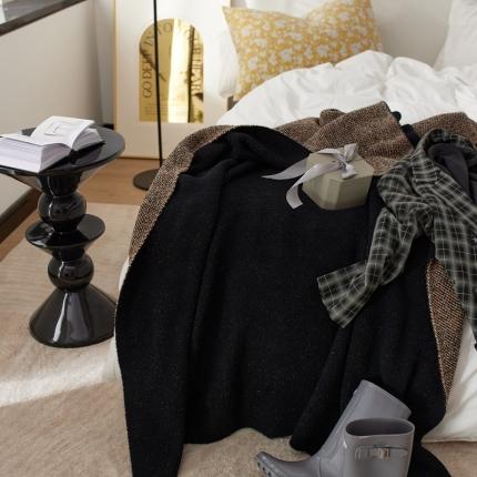 安莱 设计师太阳花A类半边绒针织毯子沙发毯秋冬 黑咖啡