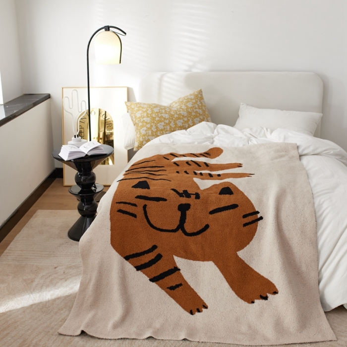 91家纺网 家纺一手货源 找家纺 安莱 设计师太阳花A类半边绒针织毯子沙发办公室午睡毯秋冬 小脑斧