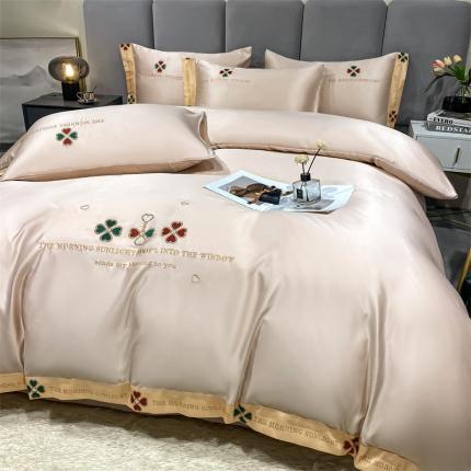 2023爆款春夏新款水洗真丝四叶草系列四件套 柔春白