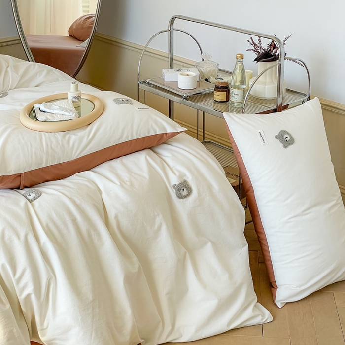 91家纺网 家纺一手货源 找家纺 洋铭区 2022新款全棉小清新水洗棉刺绣系列 小熊憨憨