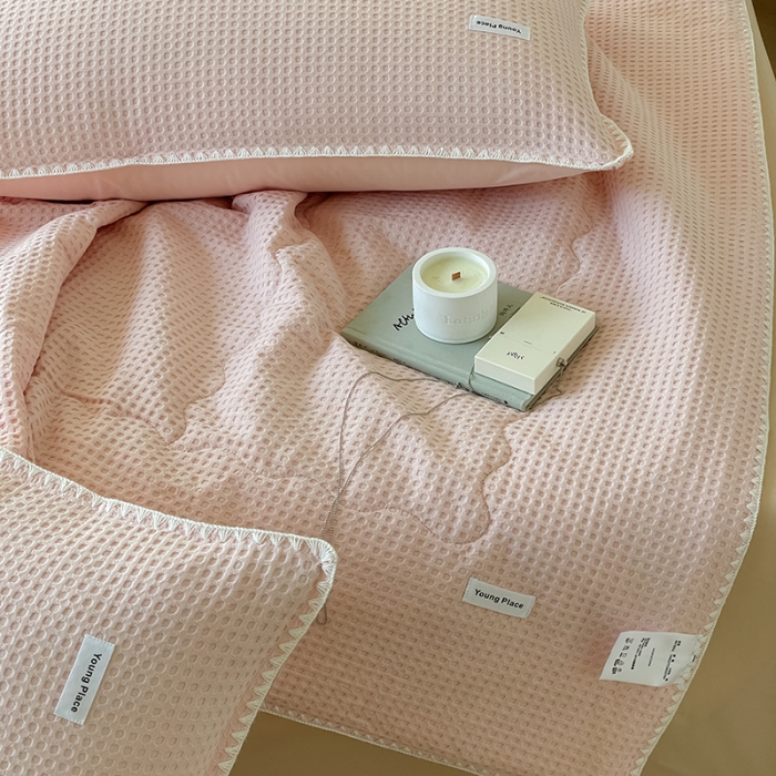 91家纺网 家纺一手货源 找家纺 洋铭区 2022新款华夫格夏被 贝拉粉