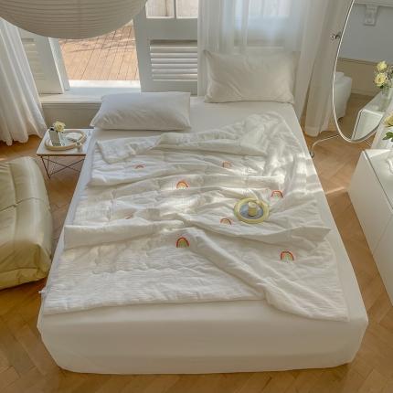 91家纺网 家纺一手货源 找家纺 洋铭区 2022新款双层泡泡纱夏被 小彩虹