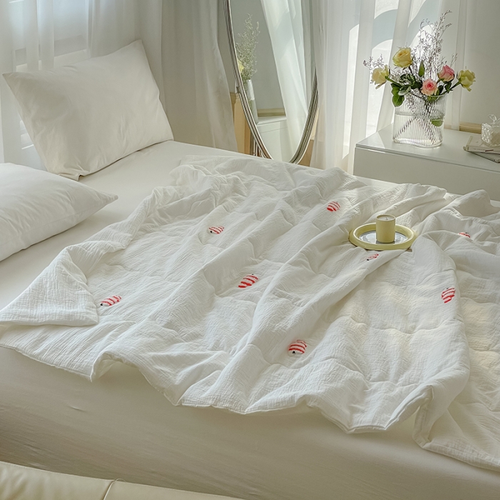 91家纺网 家纺一手货源 找家纺 洋铭区 2022新款双层泡泡纱夏被 小彩鱼