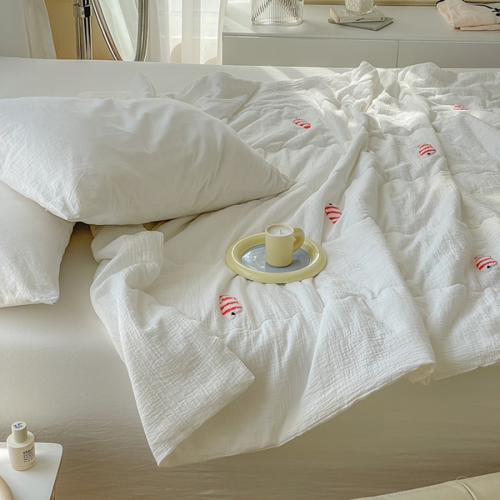 91家纺网 家纺一手货源 找家纺 洋铭区 2022新款双层泡泡纱夏被 小彩鱼