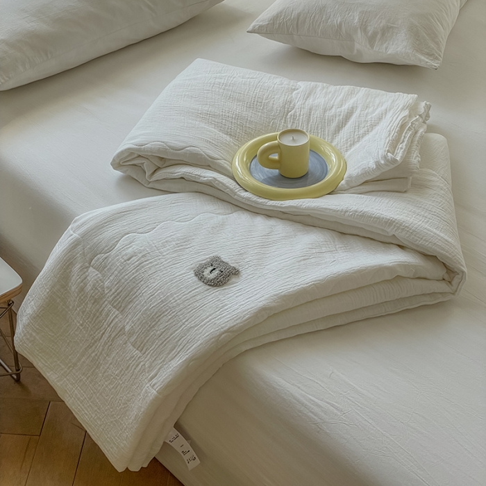 91家纺网 家纺一手货源 找家纺 洋铭区 2022新款双层泡泡纱夏被 小灰熊