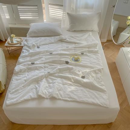 91家纺网 家纺一手货源 找家纺 洋铭区 2022新款双层泡泡纱夏被 小兔子