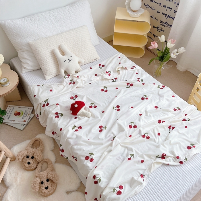 91家纺网 家纺一手货源 找家纺 星期八 2022新款凉感毯 小樱桃