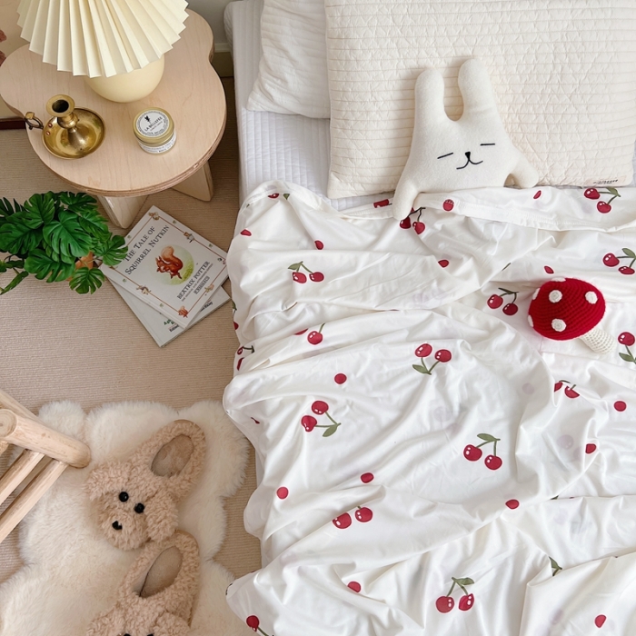 91家纺网 家纺一手货源 找家纺 星期八 2022新款凉感毯 小樱桃