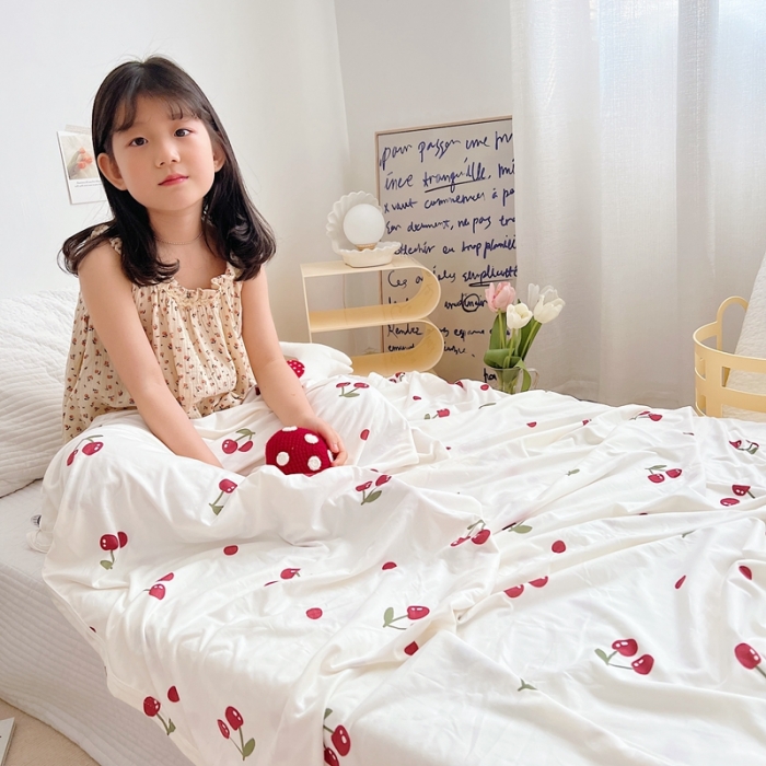 91家纺网 家纺一手货源 找家纺 星期八 2022新款凉感毯 小樱桃