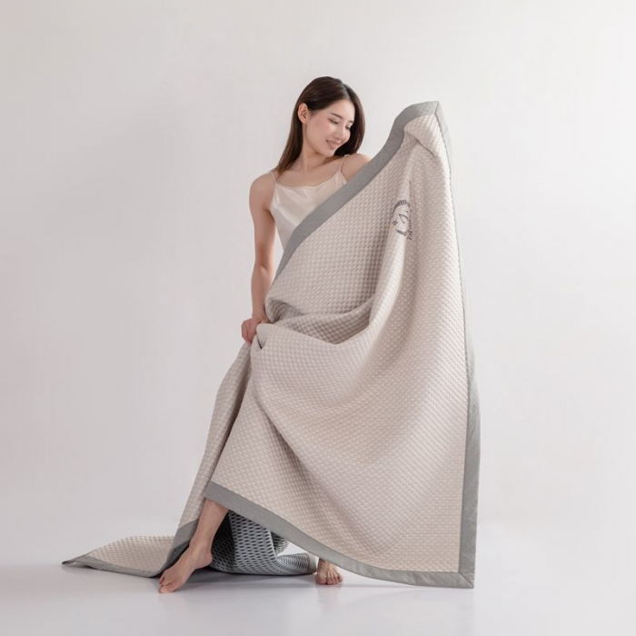 91家纺网 家纺一手货源 找家纺 凡客家居2022新款A类针织面料超凉感冰豆豆3D按摩冷感凉席 咖