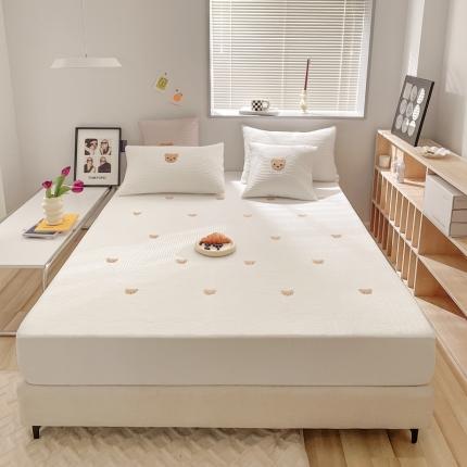 91家纺网 家纺一手货源 找家纺 期遇 2022新款全棉小熊刺绣床笠绗缝加厚夹棉床笠 本白