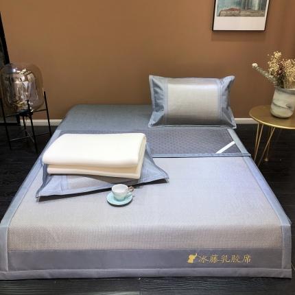 91家纺网 家纺一手货源 找家纺 凡客 2022春夏新品宽边刺绣提花冰藤养生乳胶凉席三件套 冰藤-灰