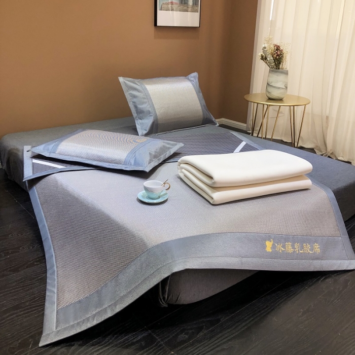 91家纺网 家纺一手货源 找家纺 凡客 2022春夏新品宽边刺绣提花冰藤养生乳胶凉席三件套 冰藤-灰