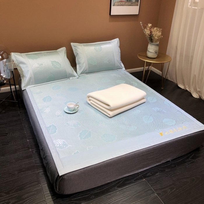 91家纺网 家纺一手货源 找家纺 凡客 2022春夏新品宽边刺绣提花冰藤养生乳胶凉席三件套 叶纷飞-水绿