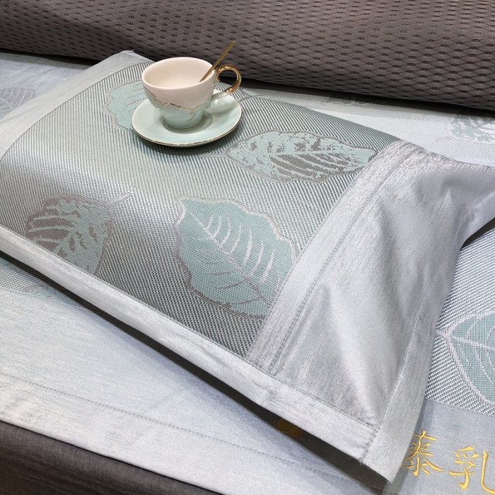 91家纺网 家纺一手货源 找家纺 凡客 2022春夏新品宽边刺绣提花冰藤养生乳胶凉席三件套 叶纷飞-水绿