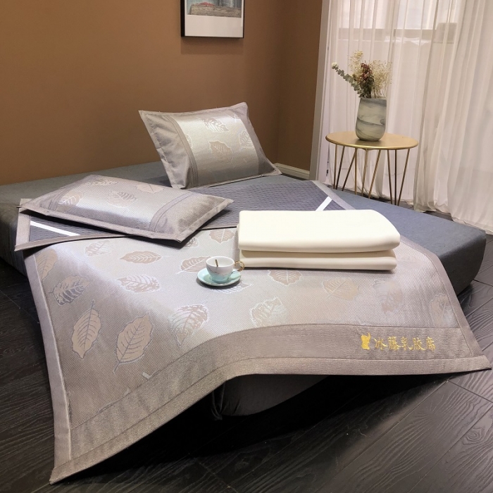 91家纺网 家纺一手货源 找家纺 凡客 2022春夏新品宽边刺绣提花冰藤养生乳胶凉席三件套 叶纷飞-紫金