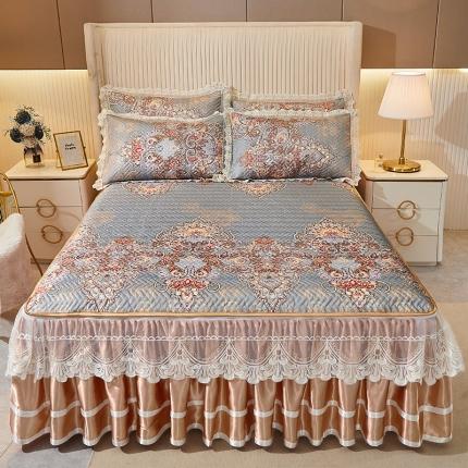 91家纺网 家纺一手货源 找家纺 （总）网红馆 2025新款凉感丝夹棉绗缝蕾丝床裙款冰丝席三件套