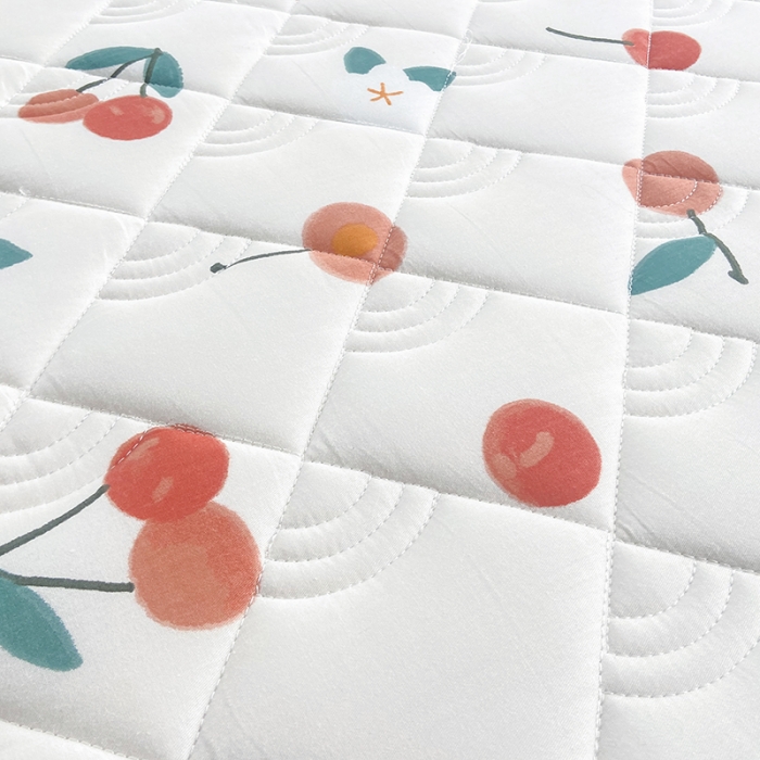 91家纺网 家纺一手货源 找家纺 鑫钰 2023新款小老虎印花抗菌床垫 樱桃小丸子