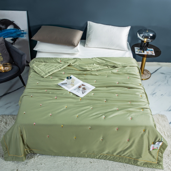 91家纺网 家纺一手货源 找家纺 被靠被 2023新款莫代尔烟酰胺刺绣夏被冰激凌系列 抹茶绿