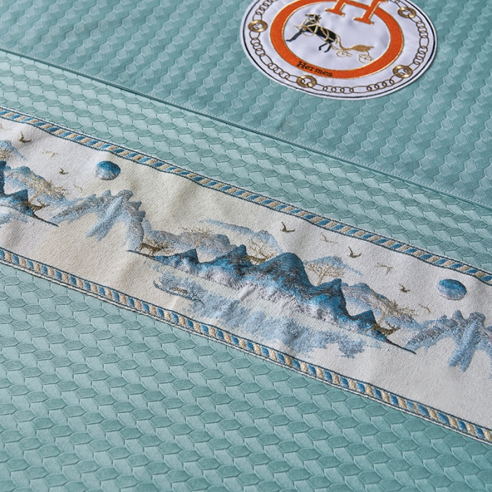 91家纺网 家纺一手货源 找家纺 不打烊家纺 2022焕彩尼美容床罩系列套件 山清水秀-浅绿色