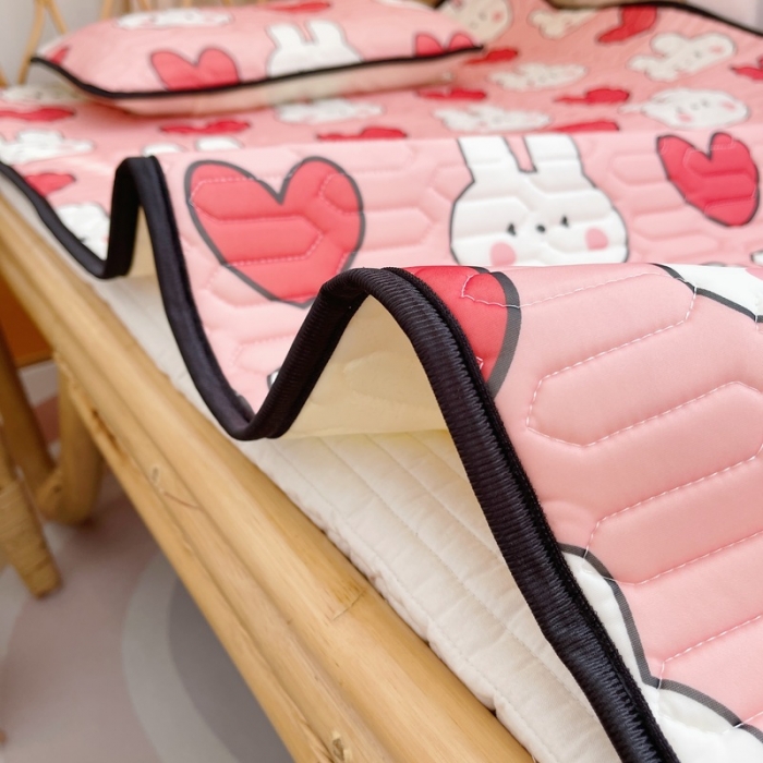 91家纺网 家纺一手货源 找家纺 鱼宝 2022新款儿童凉感乳胶席两件套 爱心兔