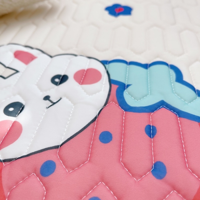 91家纺网 家纺一手货源 找家纺 鱼宝 2022新款儿童凉感乳胶席两件套 草莓兔兔