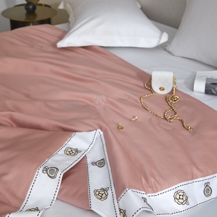 91家纺网 家纺一手货源 找家纺 凡客家居2022新款水洗天丝薄荷纤维山茶花赫本夏被赫本-豆沙