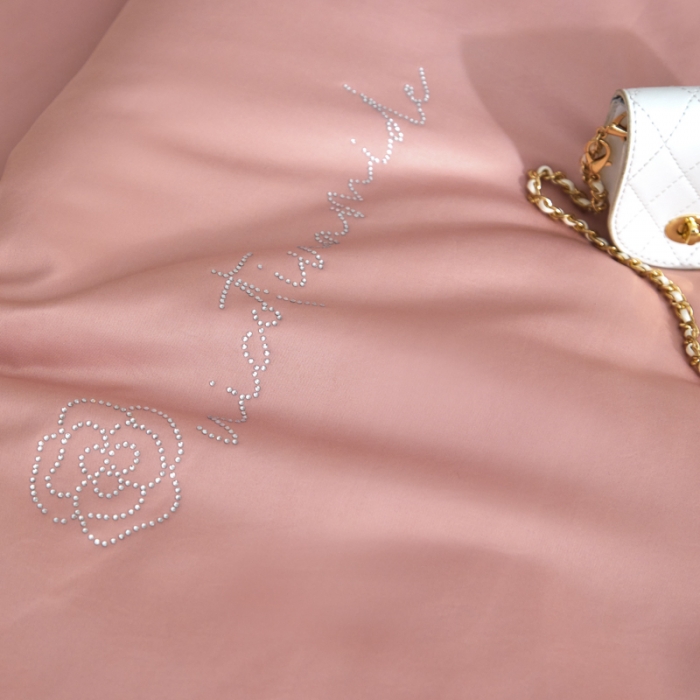 91家纺网 家纺一手货源 找家纺 凡客家居2022新款水洗天丝薄荷纤维山茶花赫本夏被赫本-豆沙