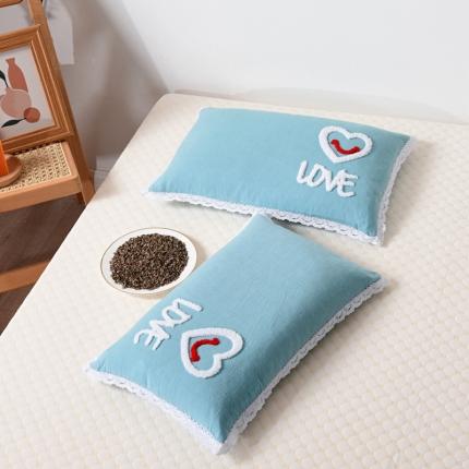 91家纺网 家纺一手货源 找家纺 总 织布人2022新款全棉水洗棉毛巾绣荞麦枕头枕芯-爱心系列