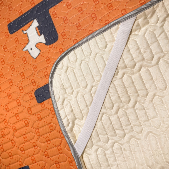 91家纺网 家纺一手货源 找家纺 金爱家 2023新款简约轻奢风乳胶凉席夏被四件套 动感黄