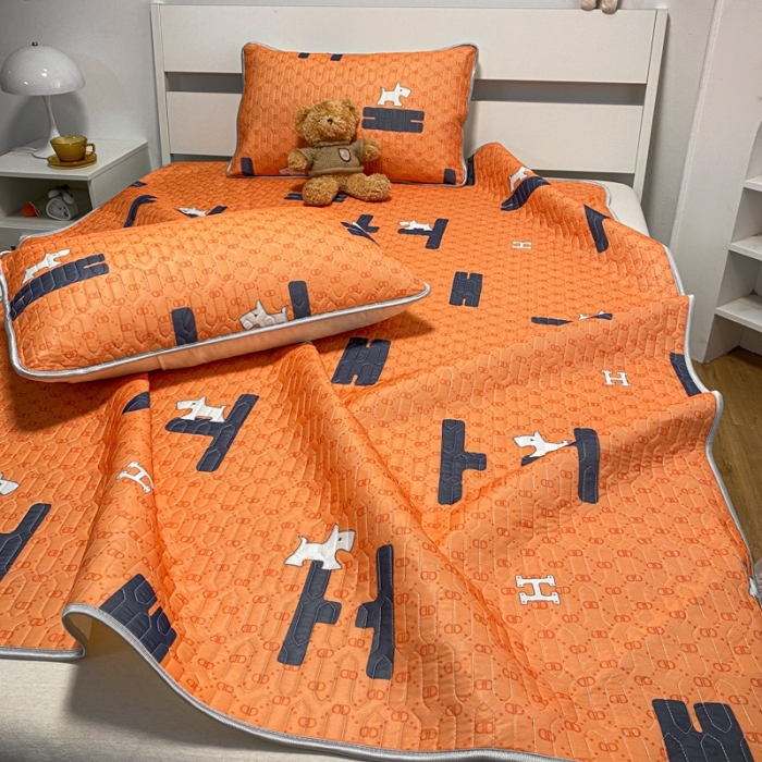 91家纺网 家纺一手货源 找家纺 金爱家 2023新款简约轻奢风乳胶凉席夏被四件套 动感黄