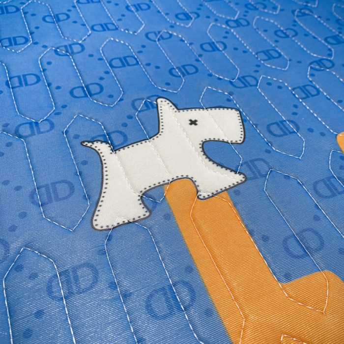 91家纺网 家纺一手货源 找家纺 金爱家 2023新款简约轻奢风乳胶凉席夏被四件套 动感蓝