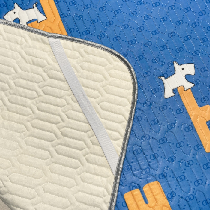 91家纺网 家纺一手货源 找家纺 金爱家 2023新款简约轻奢风乳胶凉席夏被四件套 动感蓝