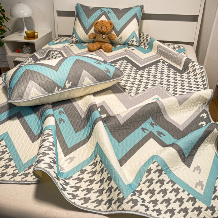 91家纺网 家纺一手货源 找家纺 金爱家 2023新款简约轻奢风乳胶凉席夏被四件套 千鸟格蓝