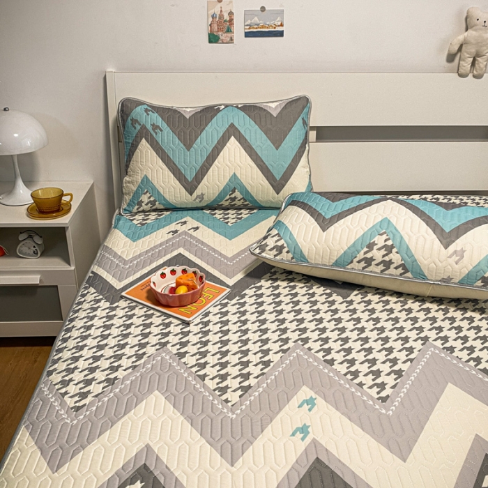 91家纺网 家纺一手货源 找家纺 金爱家 2023新款简约轻奢风乳胶凉席夏被四件套 千鸟格蓝