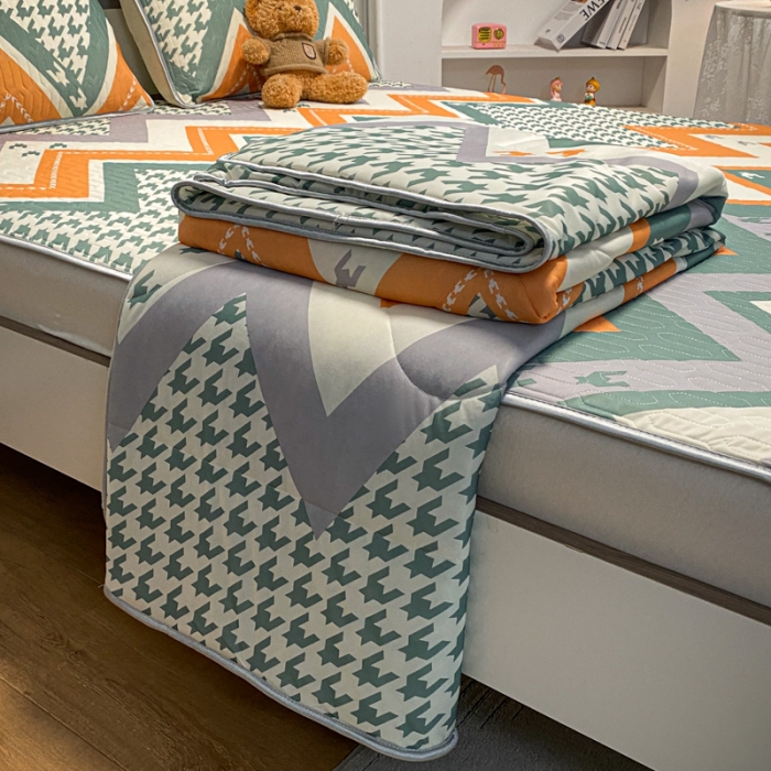 91家纺网 家纺一手货源 找家纺 金爱家 2023新款简约轻奢风乳胶凉席夏被四件套 千鸟格绿