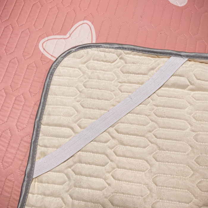 91家纺网 家纺一手货源 找家纺 金爱家 2023新款简约轻奢风乳胶凉席夏被四件套 时尚粉