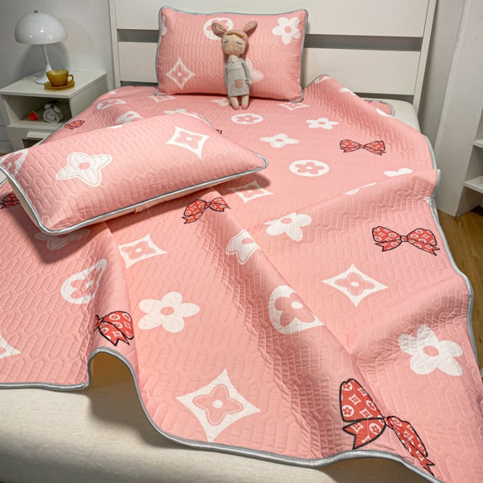 91家纺网 家纺一手货源 找家纺 金爱家 2023新款简约轻奢风乳胶凉席夏被四件套 时尚粉