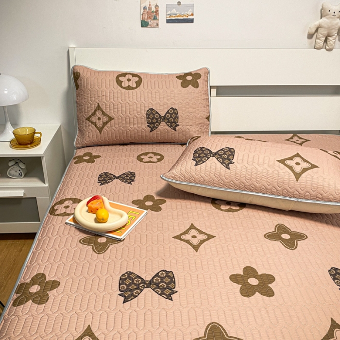 91家纺网 家纺一手货源 找家纺 金爱家 2023新款简约轻奢风乳胶凉席夏被四件套 时尚咖