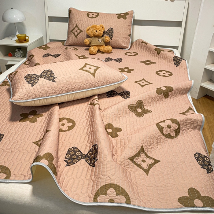 91家纺网 家纺一手货源 找家纺 金爱家 2023新款简约轻奢风乳胶凉席夏被四件套 时尚咖