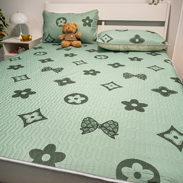 91家纺网 家纺一手货源 找家纺 金爱家 2023新款简约轻奢风乳胶凉席夏被四件套 时尚绿